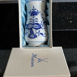 Meissen Blue and White Porcelain Vase